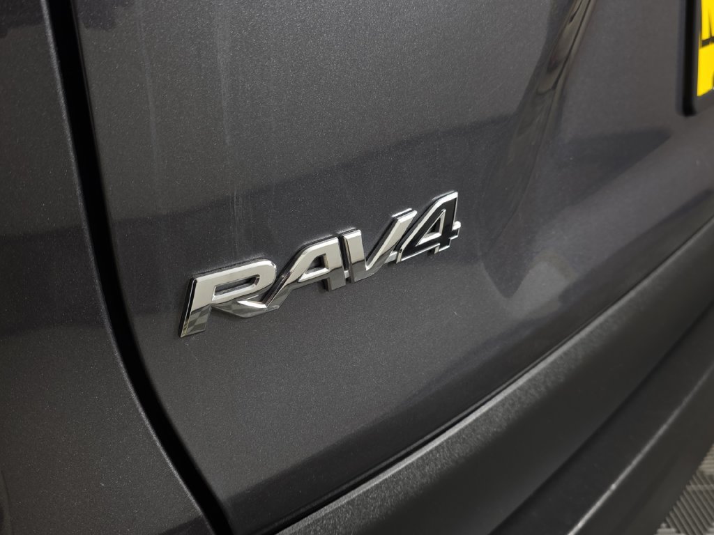 Used 2024 Toyota RAV4 XLE AWD/4WD image 11