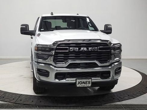 Used 2025 RAM 2500 Big Horn AWD/4WD image 2