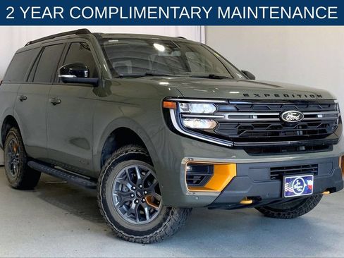 Used 2025 Ford Expedition Tremor AWD/4WD image 1