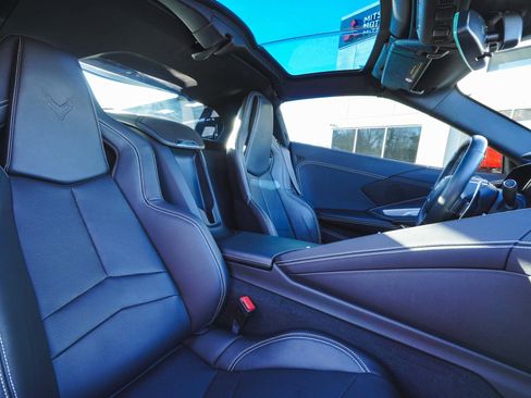 Used 2021 Chevrolet Corvette Stingray Coupe w/ Engine Appearance Package image 33