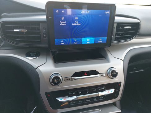 Used 2023 Ford Explorer XLT image 22