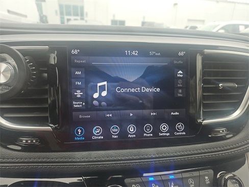 Used 2020 Chrysler Pacifica Limited w/ Tire & Wheel Group image 8