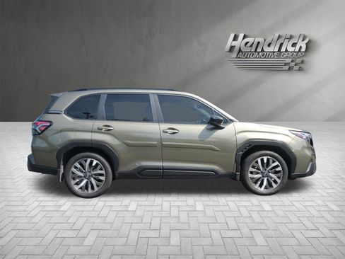 Certified 2025 Subaru Forester Touring AWD/4WD image 10