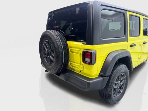 Used 2024 Jeep Wrangler Sport S image 18