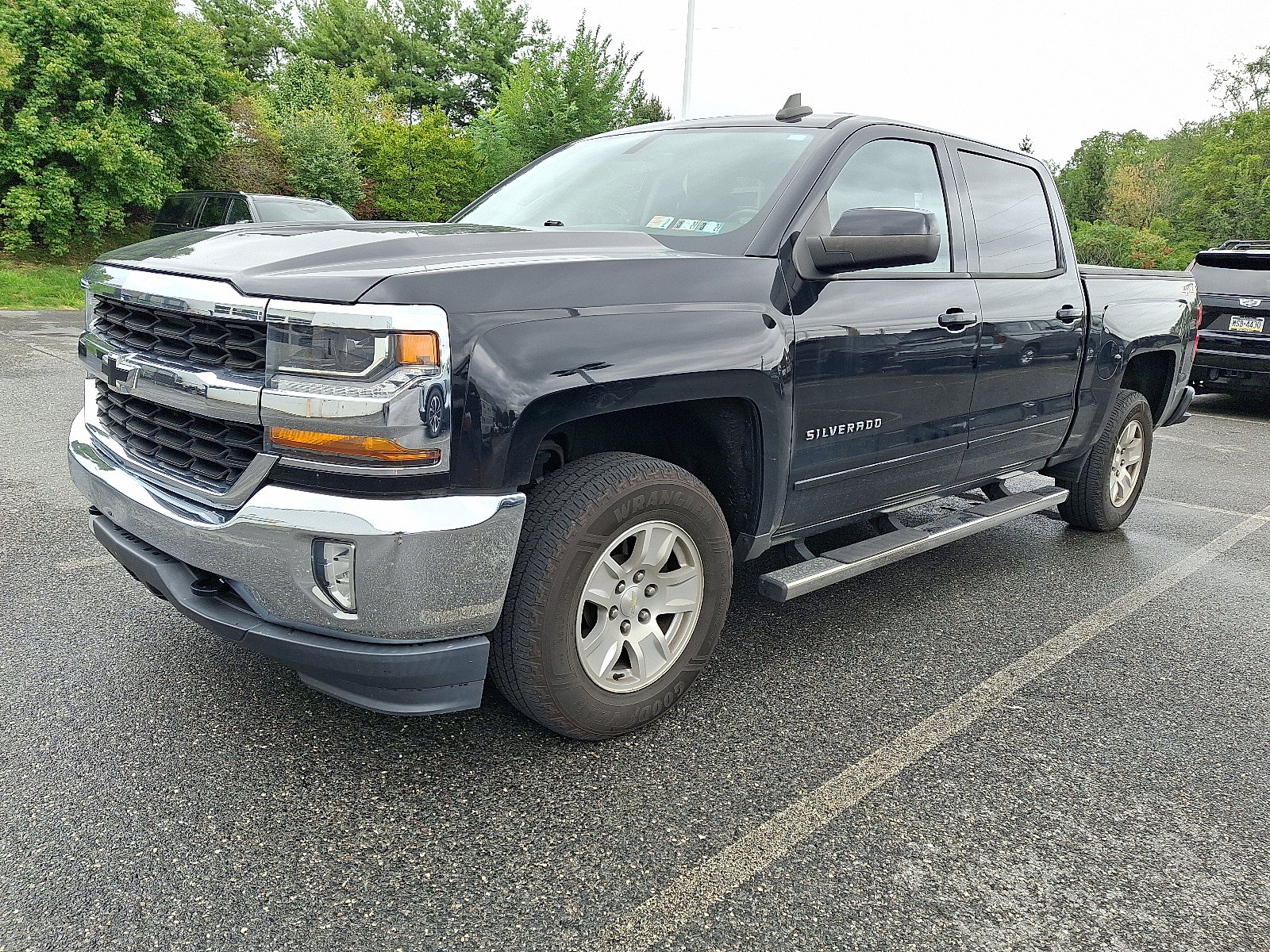Used 2018 Chevrolet Silverado 1500 LT w/ All Star Edition AWD/4WD image 3