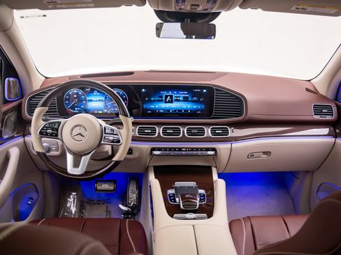 Used 2023 Mercedes-Benz Maybach GLS 600 4MATIC image 9