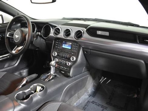 Used 2017 Ford Mustang GT RWD image 29