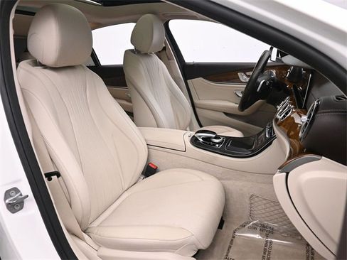 Used 2018 Mercedes-Benz E 300 4MATIC image 23
