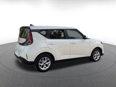 Used 2025 Kia Soul LX w/ LX Technology Package image 16