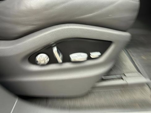 Used 2020 Porsche Cayenne image 25