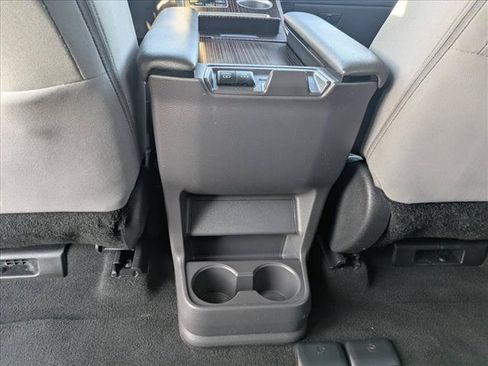 Used 2022 Toyota Sienna LE FWD image 17