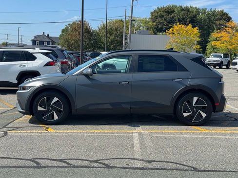 New 2025 Hyundai Ioniq 5 SEL image 2