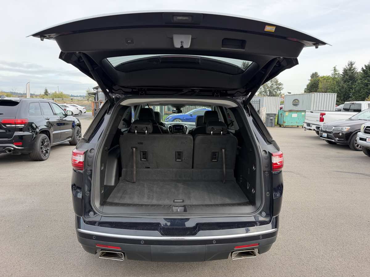 Used 2020 Chevrolet Traverse Premier w/ LPO, Midnight Edition AWD/4WD image 21