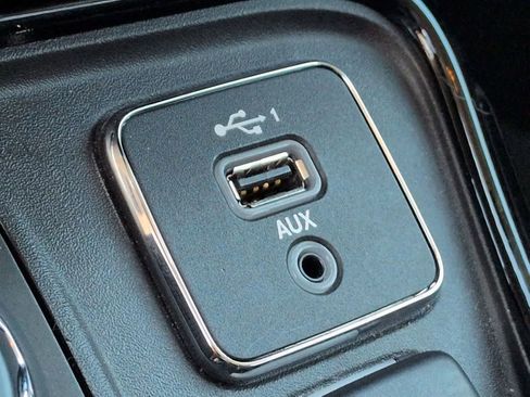 Used 2019 Jeep Compass Limited AWD/4WD image 30