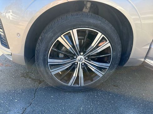 Certified 2023 Volvo XC60 B5 Plus w/ Protection Package Premier image 31