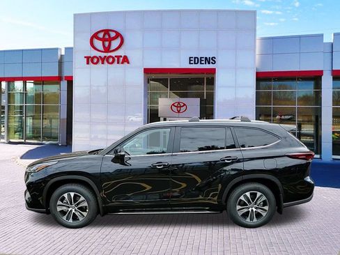 New 2026 Toyota Highlander XLE image 6
