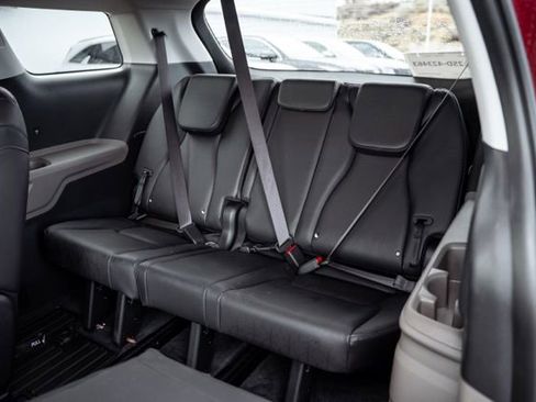 Used 2025 Kia Carnival image 26