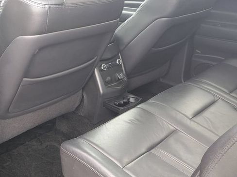 Used 2018 Lincoln MKT AWD image 28