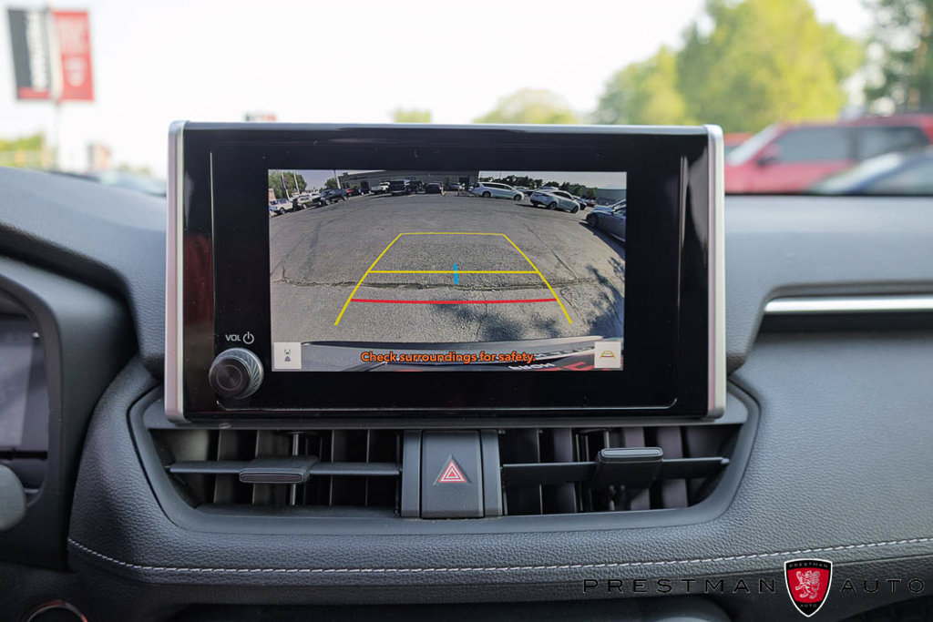Used 2025 Toyota RAV4 XLE AWD/4WD image 28