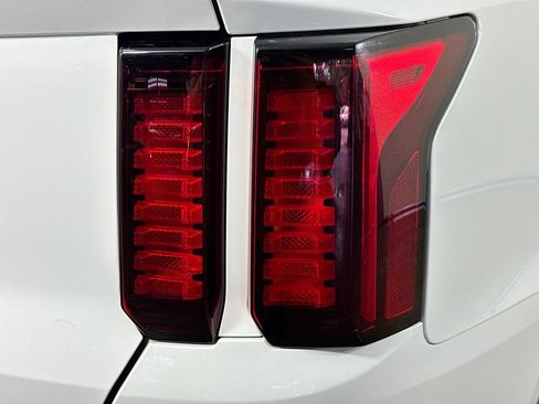 Used 2023 Kia Sorento LX FWD image 31