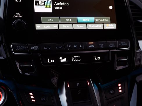 Used 2023 Honda Odyssey Touring image 32