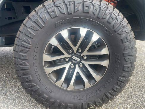 Used 2019 Ford F150 Raptor w/ Equipment Group 802A Luxury AWD/4WD image 8