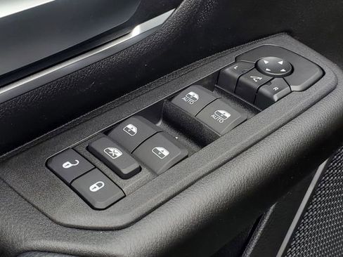 New 2026 RAM 1500 4x4 Crew Cab image 12