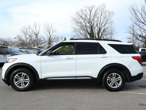 Used 2023 Ford Explorer XLT w/ Equipment Group 202A image 9