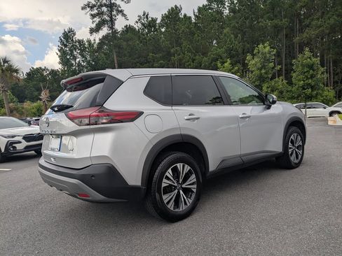 Used 2023 Nissan Rogue SV FWD image 4