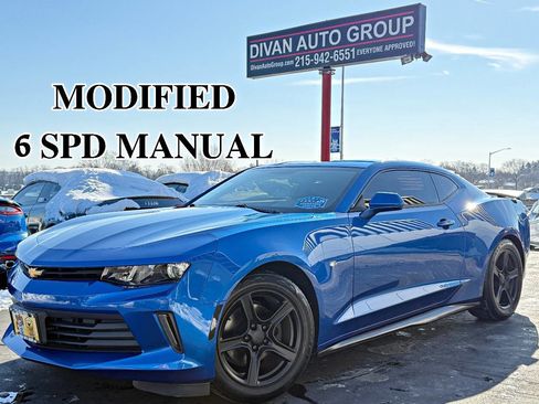 Used 2017 Chevrolet Camaro LT image 1