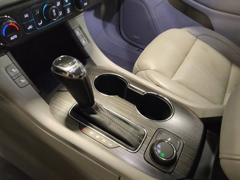 Used 2018 GMC Acadia SLT FWD image 26