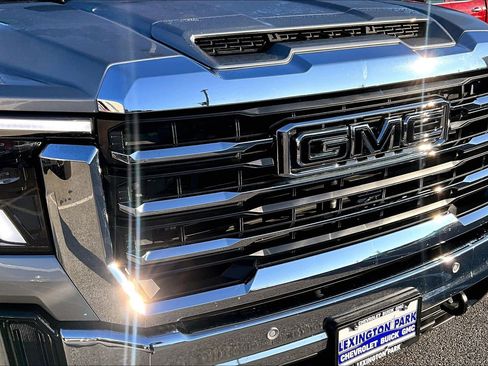 Used 2025 GMC Sierra 2500 SLT w/ SLT Premium Package image 32