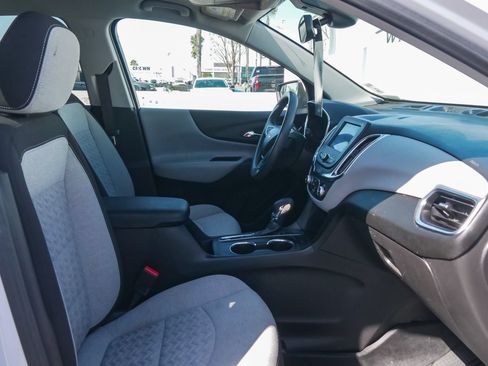 Used 2022 Chevrolet Equinox LT w/ LPO, Floor Liner Package FWD image 16