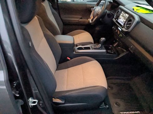 Used 2021 Toyota Tacoma TRD Sport image 20