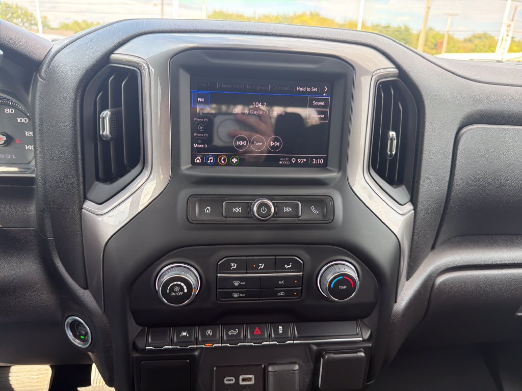 Used 2023 Chevrolet Silverado 1500 Custom AWD/4WD image 23