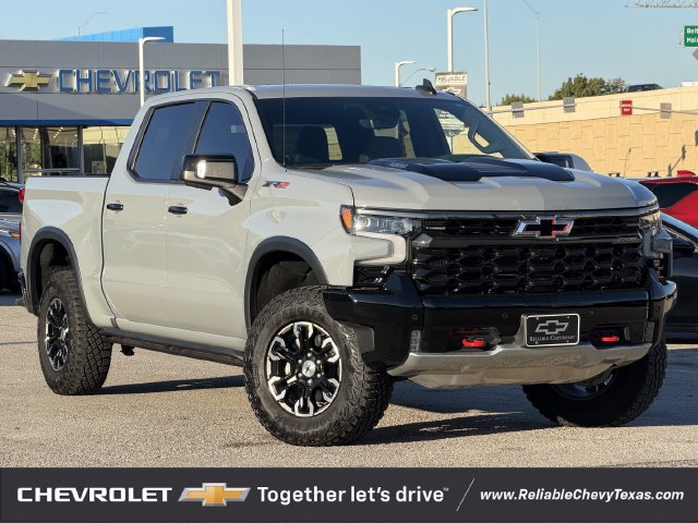 Used 2025 Chevrolet Silverado 1500 ZR2 w/ Technology Package AWD/4WD image 2