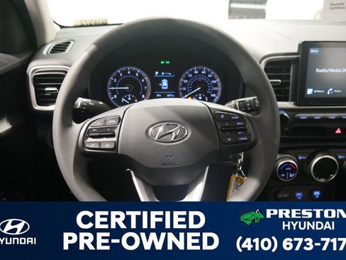 Used 2020 Hyundai Venue SEL image 20