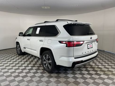 Used 2023 Toyota Sequoia Capstone AWD/4WD image 21