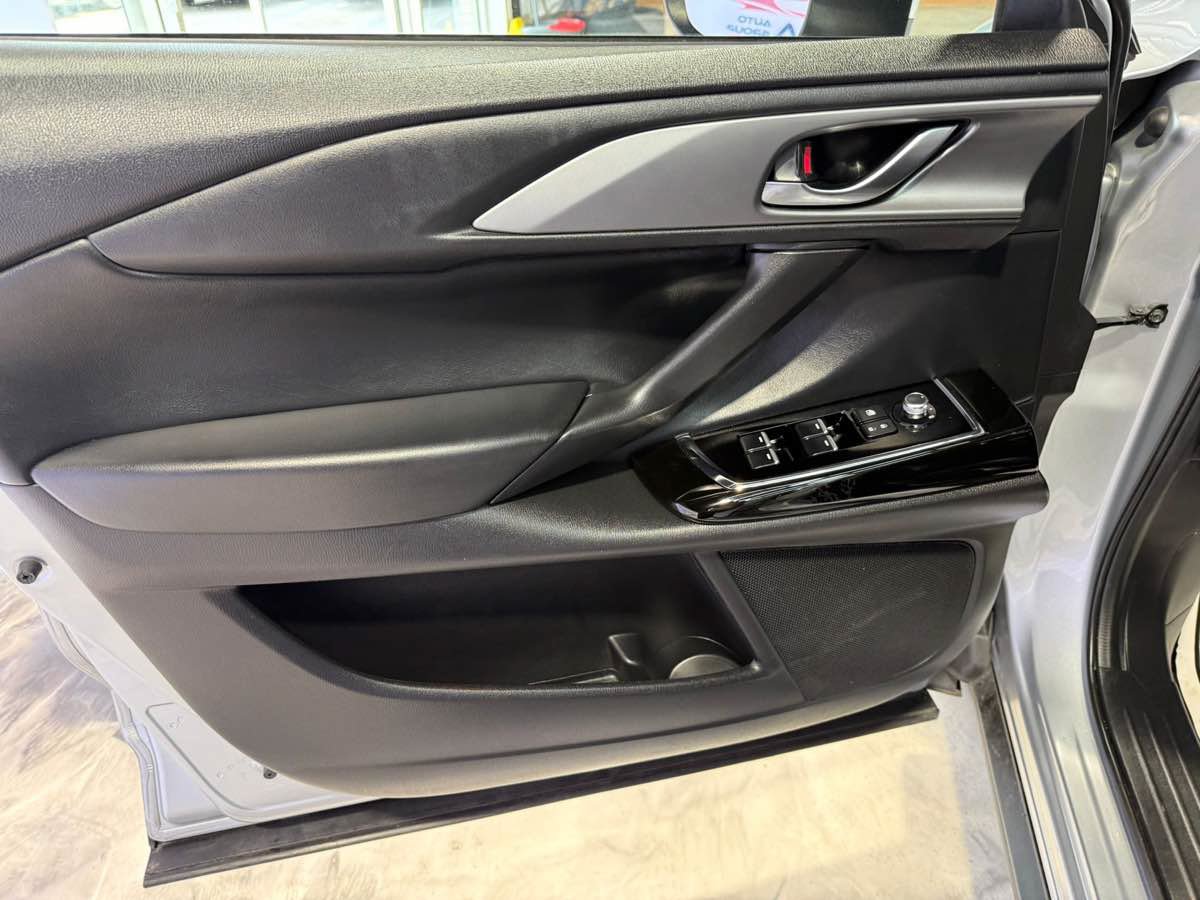 Used 2023 MAZDA CX-9 Touring Plus AWD/4WD image 12