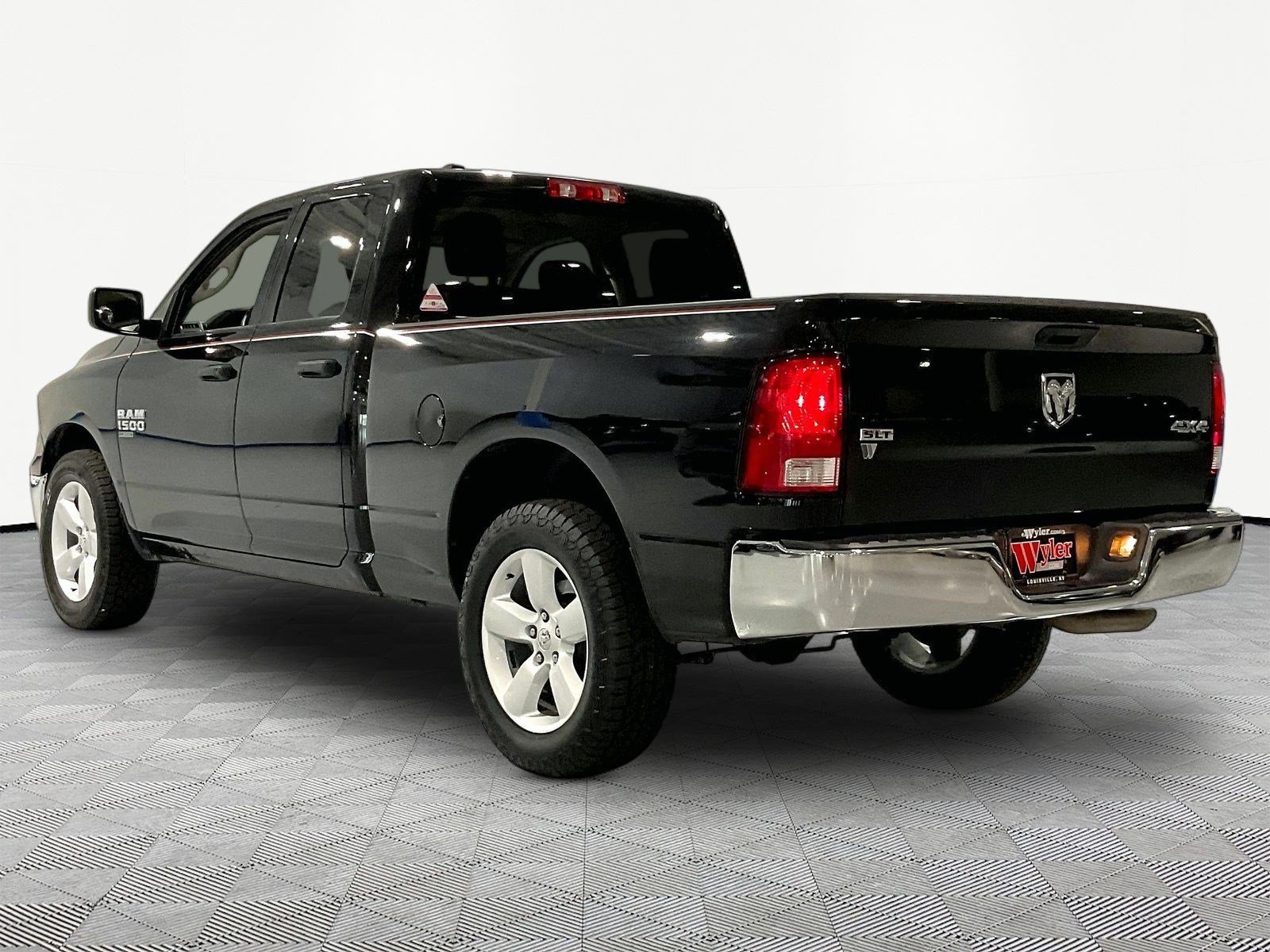 Used 2024 RAM 1500 Classic SLT AWD/4WD image 4