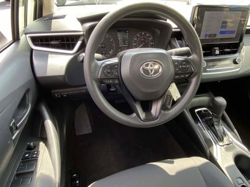 Used 2023 Toyota Corolla LE image 7