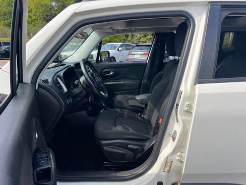 Used 2016 Jeep Renegade 75th Anniversary FWD image 25