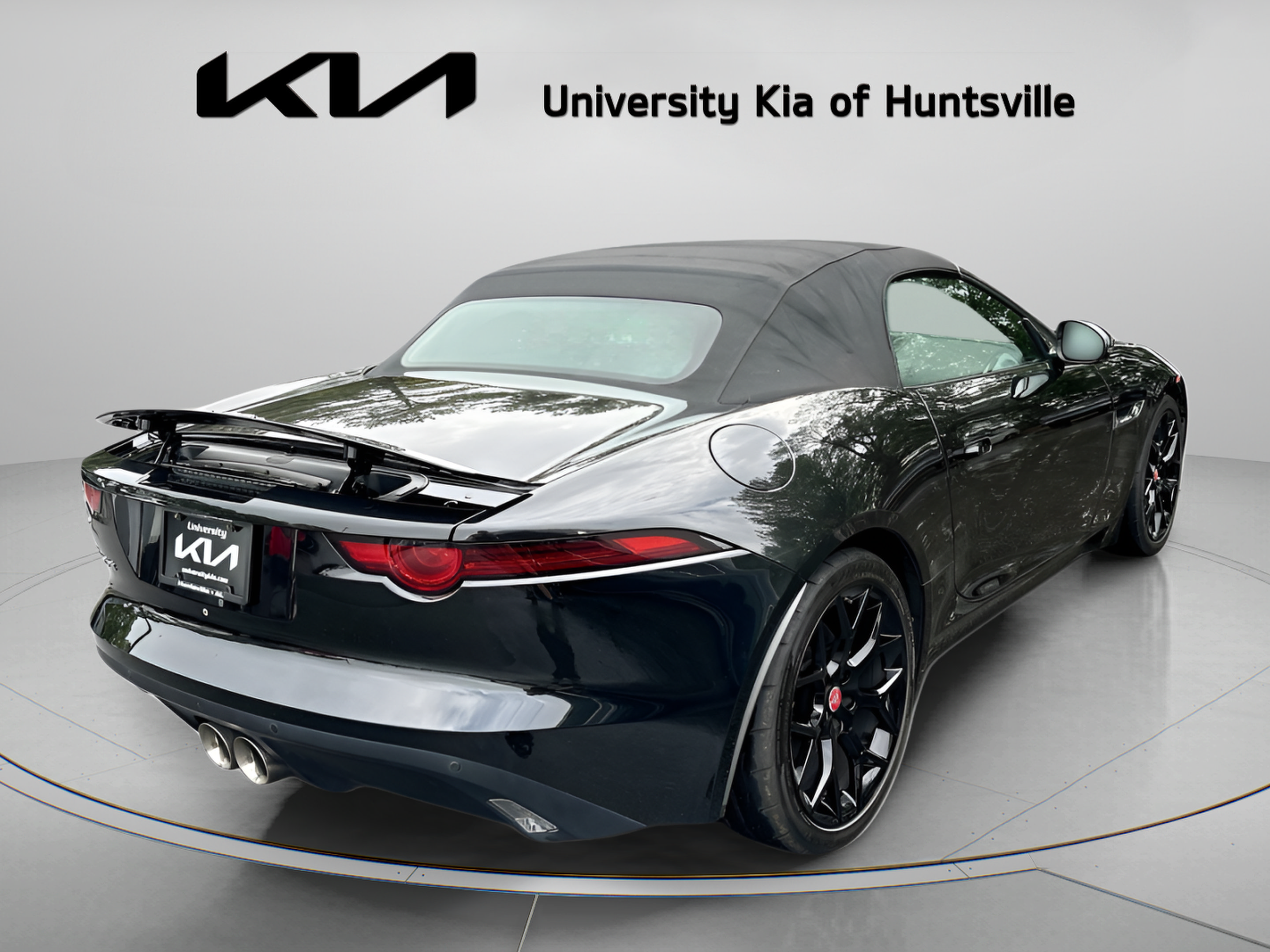 Used 2018 Jaguar F-TYPE Convertible RWD image 8