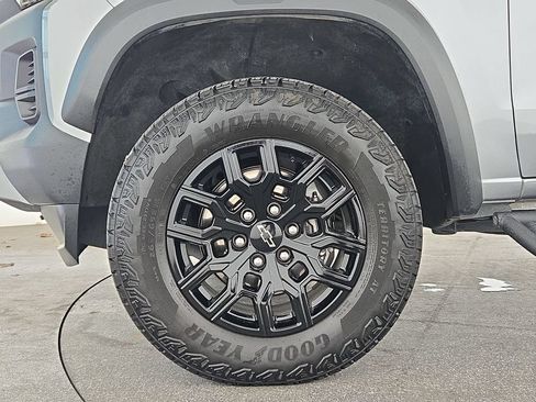 Certified 2025 Chevrolet Colorado Trail Boss AWD/4WD image 38