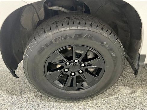 Used 2025 Chevrolet Silverado 1500 LT image 33