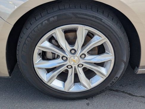 Used 2022 Chevrolet Malibu LT image 12