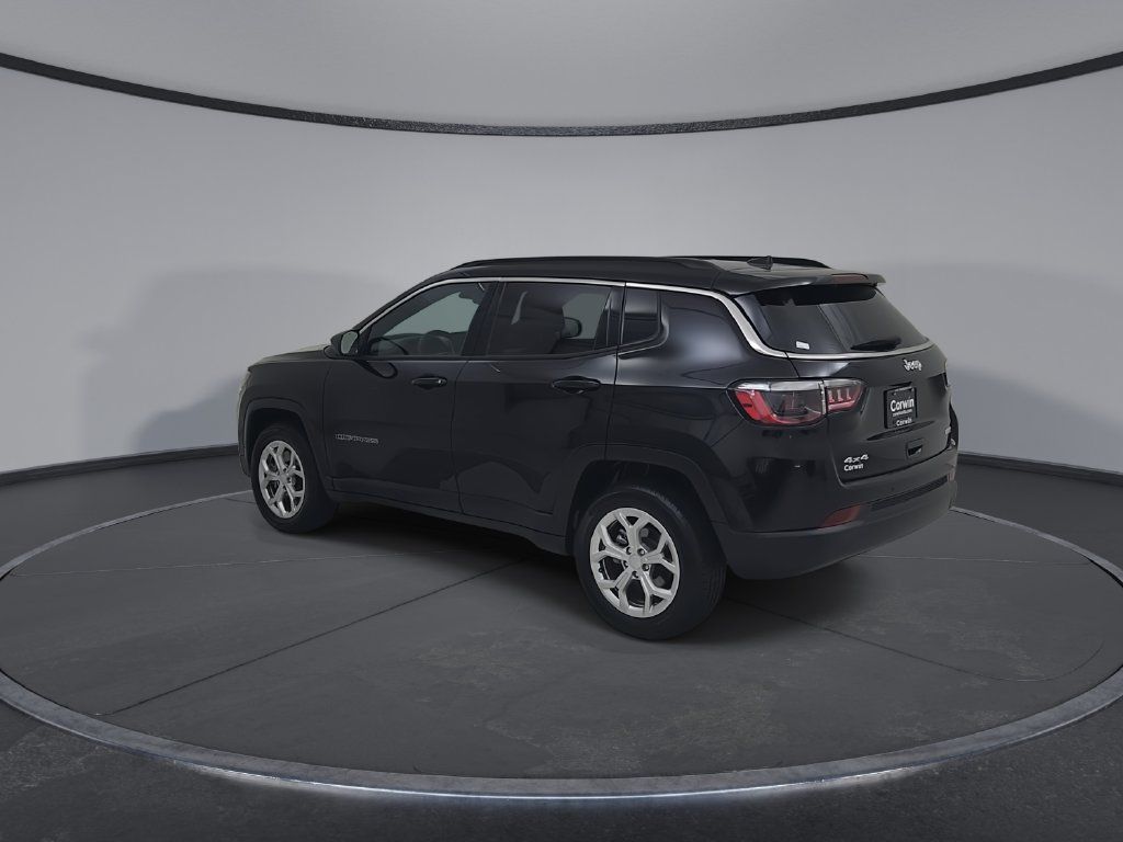 Used 2024 Jeep Compass Latitude AWD/4WD image 13
