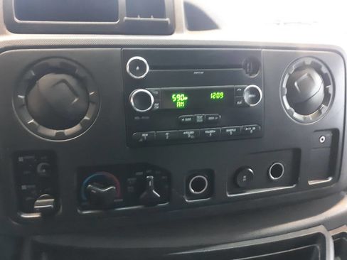 Used 2009 Ford E-350 and Econoline 350 XLT image 14