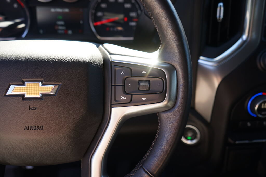 Used 2022 Chevrolet Silverado 1500 LT AWD/4WD image 22