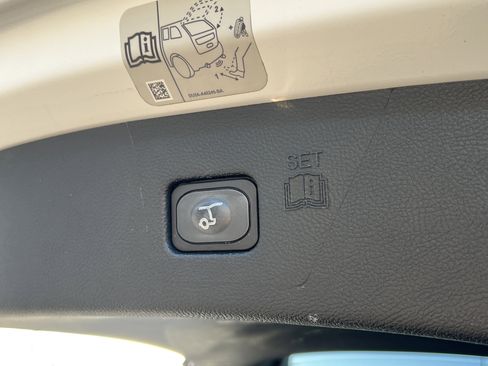 Used 2019 Ford Edge SEL w/ Equipment Group 201A image 34